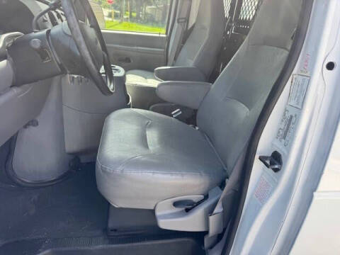 2001 Ford E-Series E-150