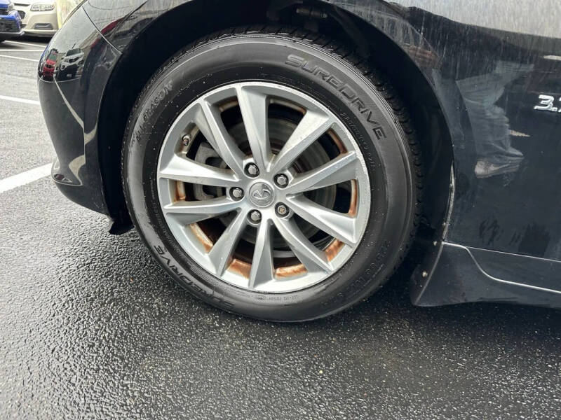 2015 Infiniti Q50 Premium