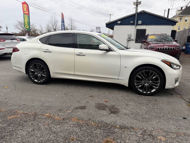 2015 Infiniti Q70 3.7