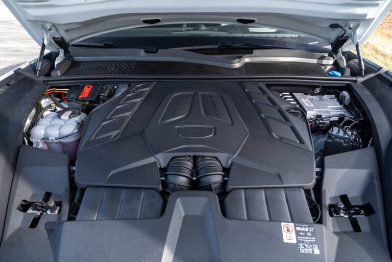 2025 Porsche Cayenne GTS Coupe