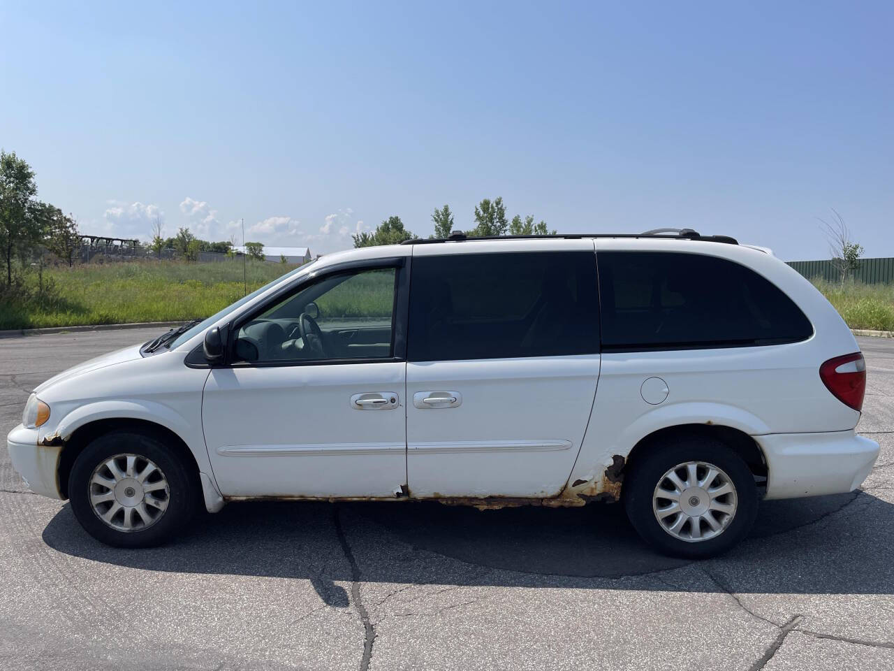 2003 Chrysler Town and Country for sale at Twin Cities Auctions in Elk River, MN