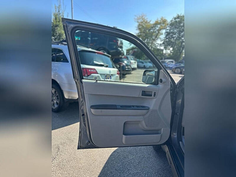 2011 Ford Escape XLS