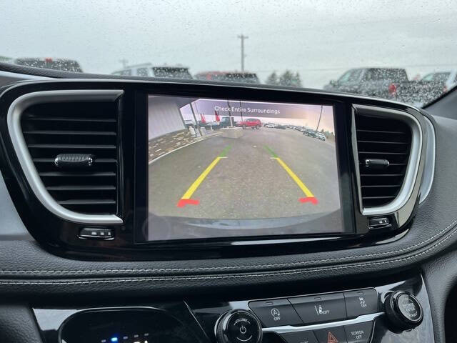 2022 Chrysler Pacifica Touring