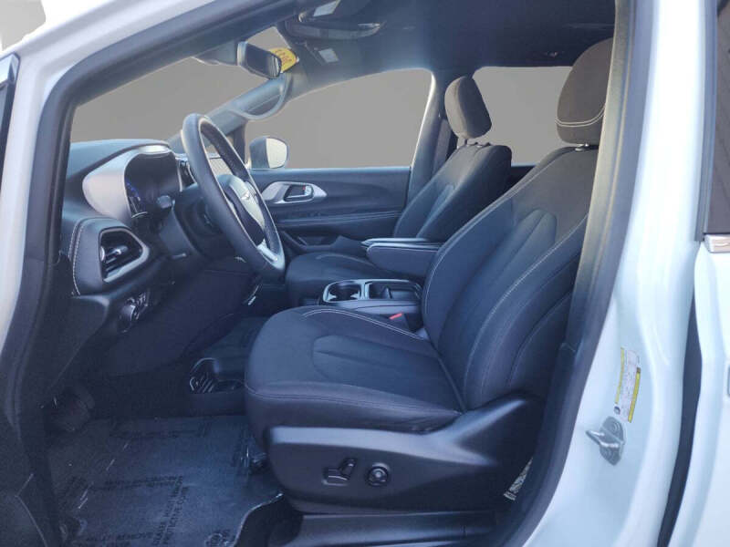 2023 Chrysler Pacifica Touring