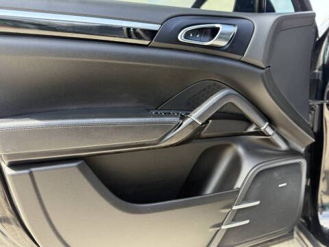 2018 Porsche Cayenne Platinum Edition