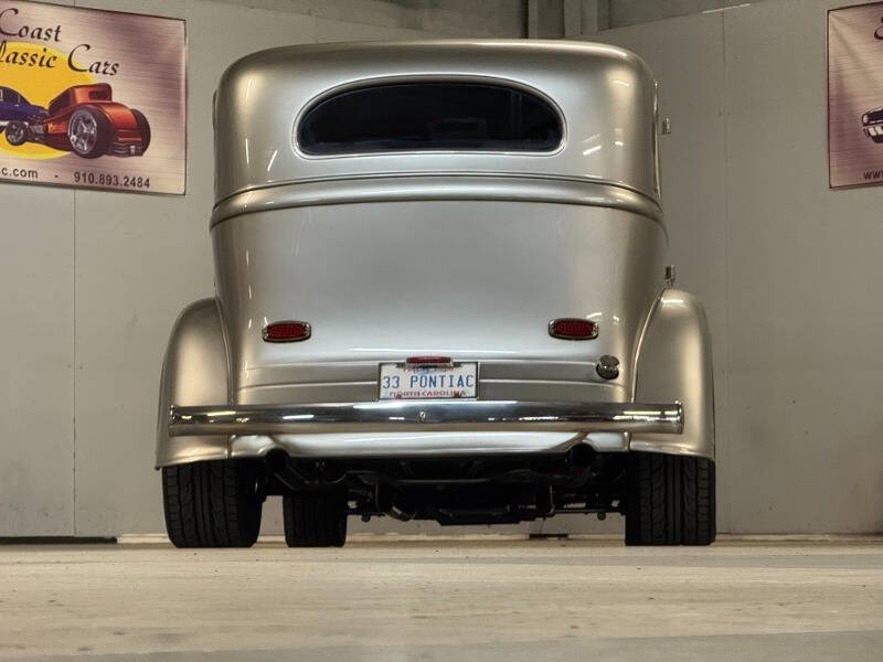 1933 Pontiac Sedan