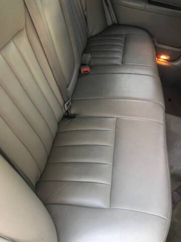 2003 Lincoln Town Car Executive