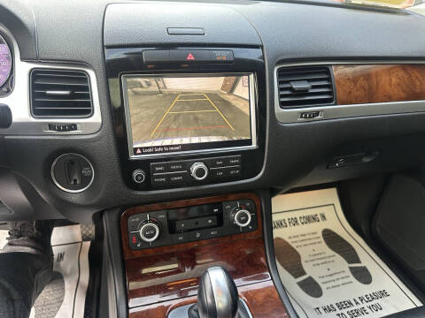 2014 Volkswagen Touareg V6 Lux