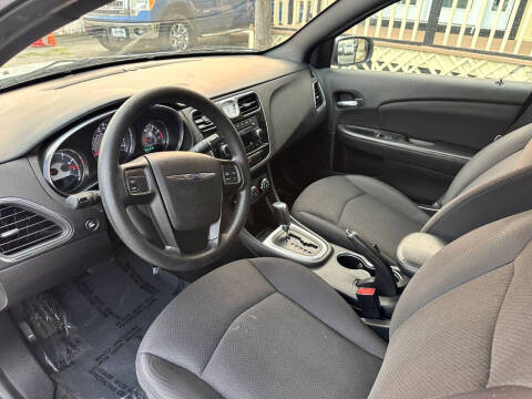 2013 Chrysler 200 LX