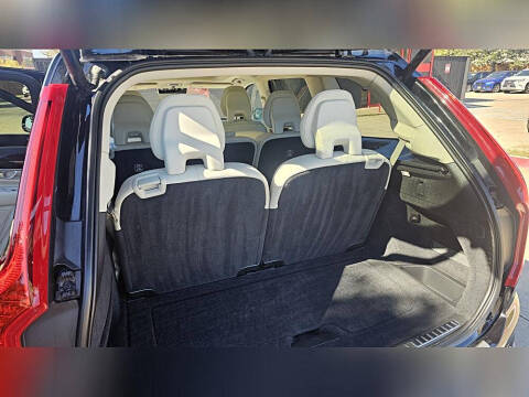 2017 Volvo XC90 T6 Momentum