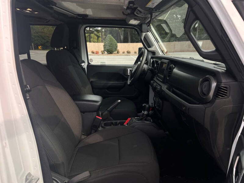 2023 Jeep Gladiator Sport