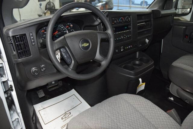 2025 Chevrolet Express 2500