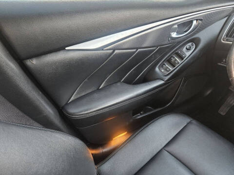 2015 Infiniti Q50 Premium