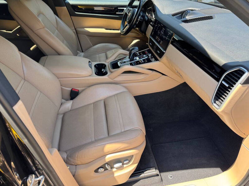 2019 Porsche Cayenne E-Hybrid
