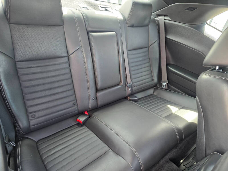 2012 Dodge Challenger R/T Plus