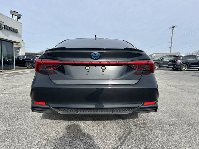 2022 Toyota Avalon Hybrid XSE Nightshade
