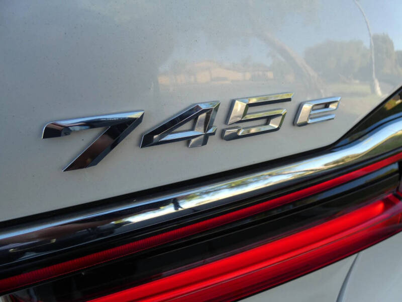 2022 BMW 7 Series 745e xDrive