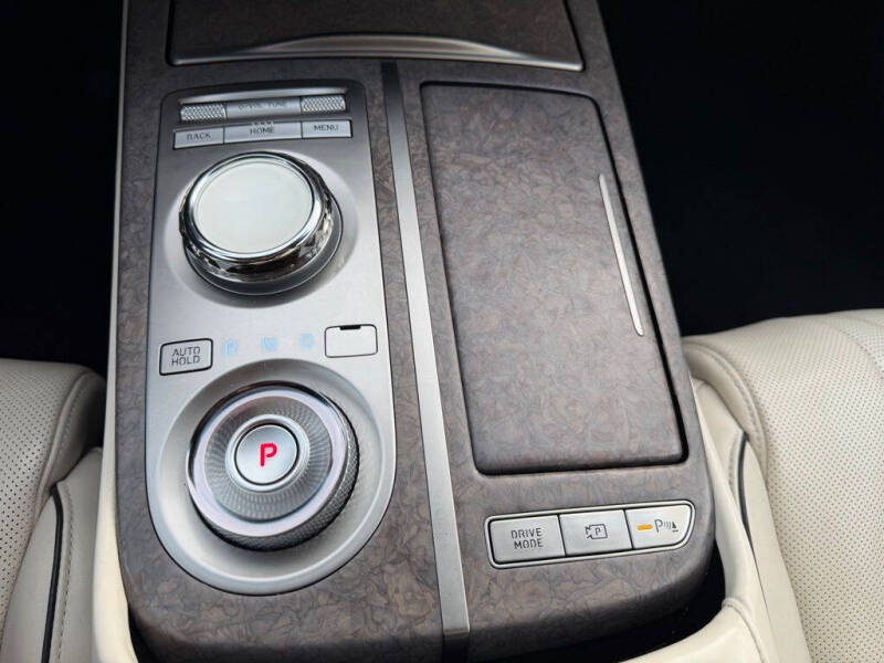 2023 Genesis Electrified G80