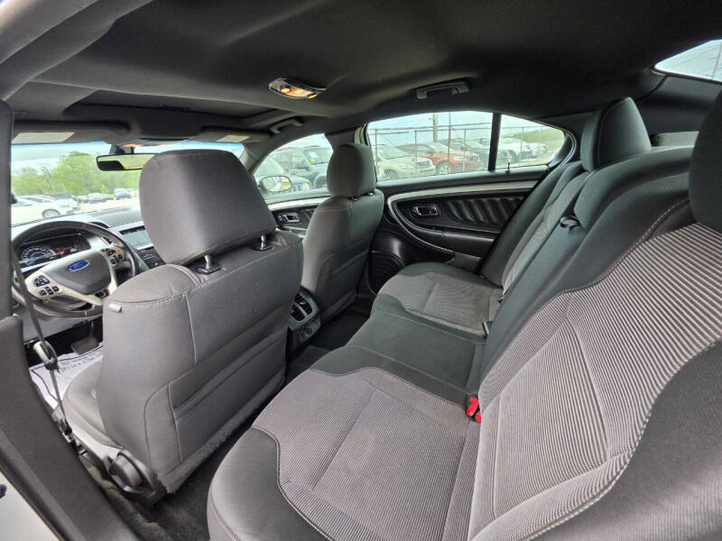 2017 Ford Taurus SEL