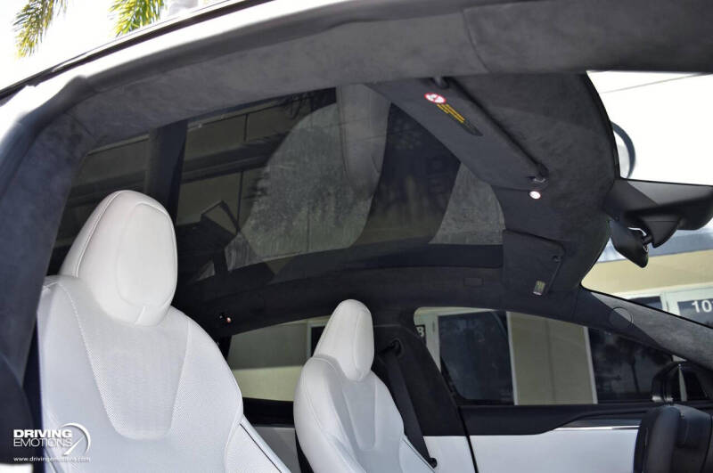 2023 Tesla Model S Plaid