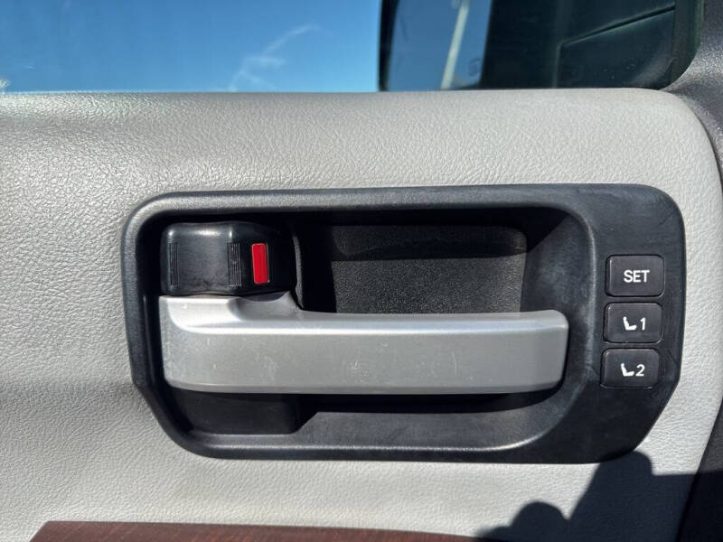 2013 Toyota Sequoia Platinum