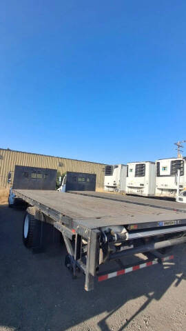 2017 Freightliner M2 106