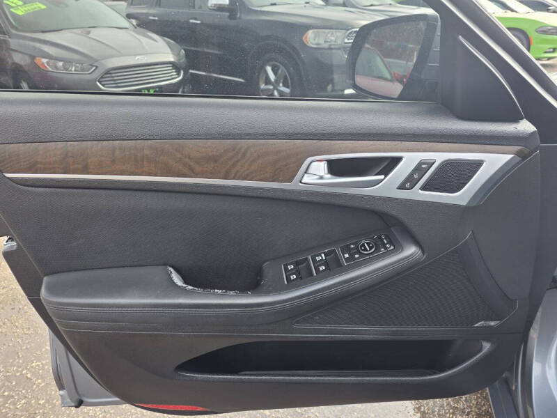 2015 Hyundai Genesis