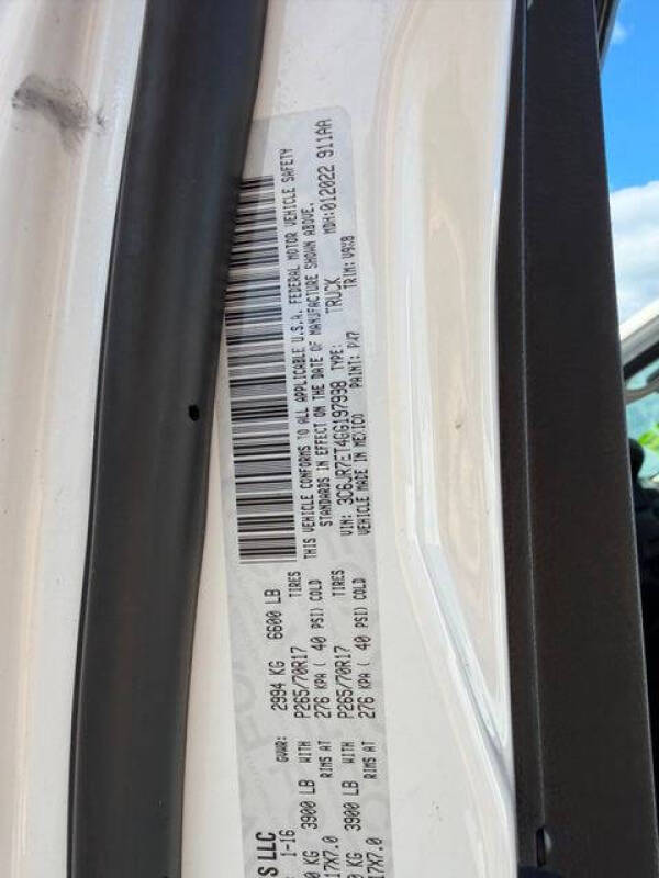 2016 RAM 1500 SLT