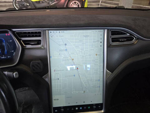 2015 Tesla Model S 70D