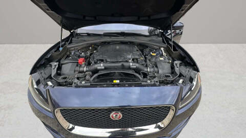 2017 Jaguar F-PACE 35t Prestige