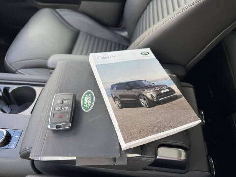 2024 Land Rover Discovery P300 S