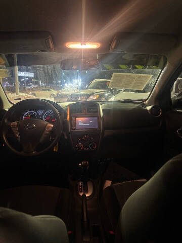 2019 Nissan Versa SV