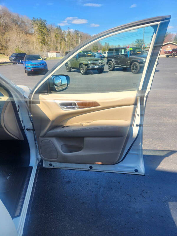 2020 Nissan Pathfinder Platinum