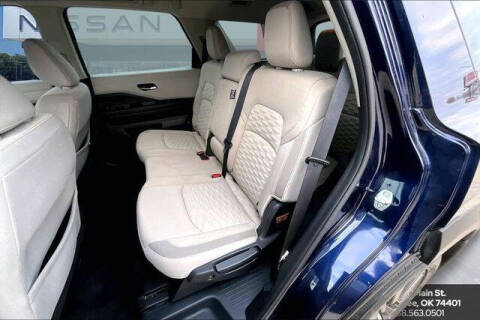 2022 Nissan Pathfinder SV