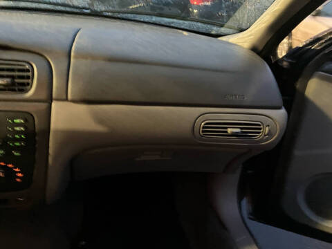 2004 Ford Taurus SE