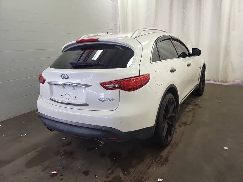 2017 Infiniti QX70