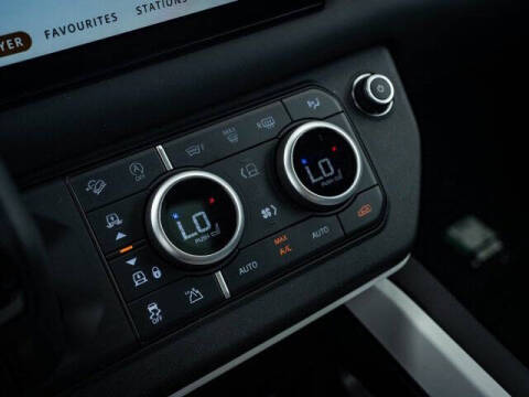 2025 Land Rover Defender 110 P500 X-Dynamic SE