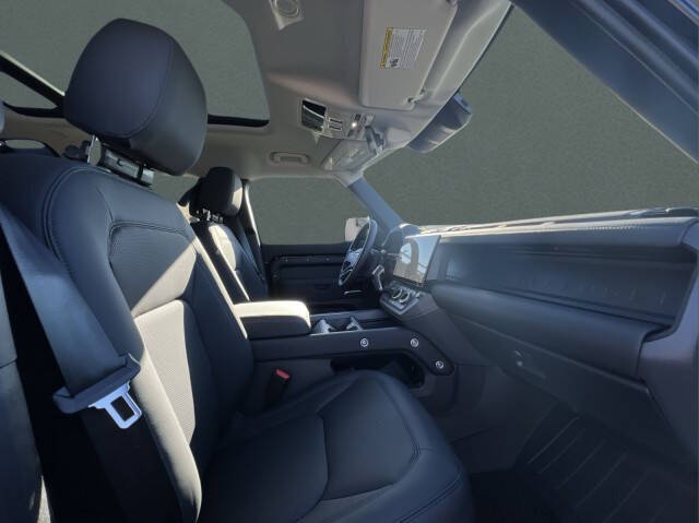 2026 Land Rover Defender 110 P300 S