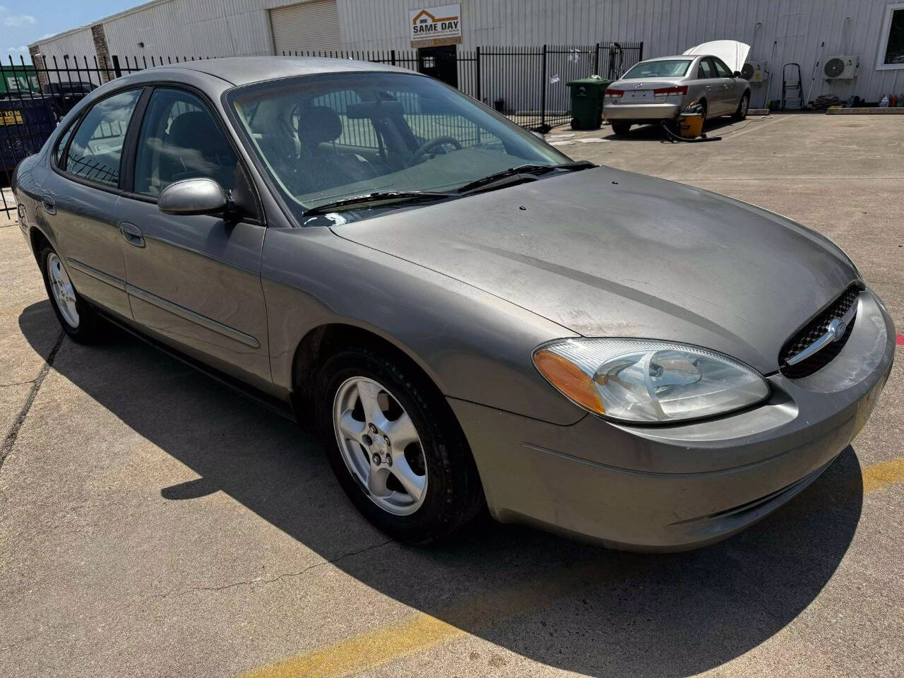 Gold 2003 Ford Taurus SE SE 4dr Sedan 2