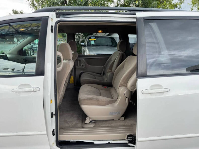 2004 Toyota Sienna