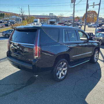 2018 Cadillac Escalade Luxury