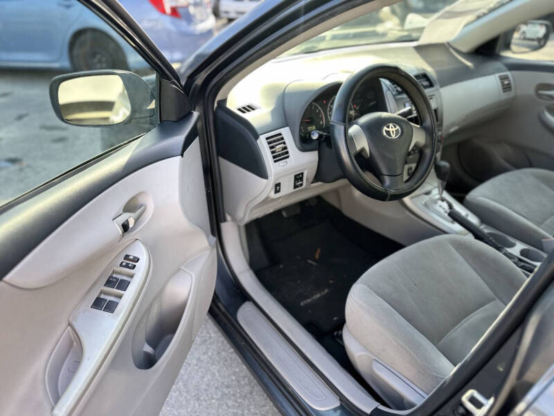 2011 Toyota Corolla LE