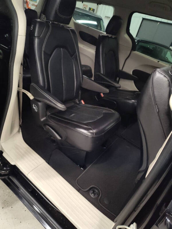 2022 Chrysler Pacifica Touring L