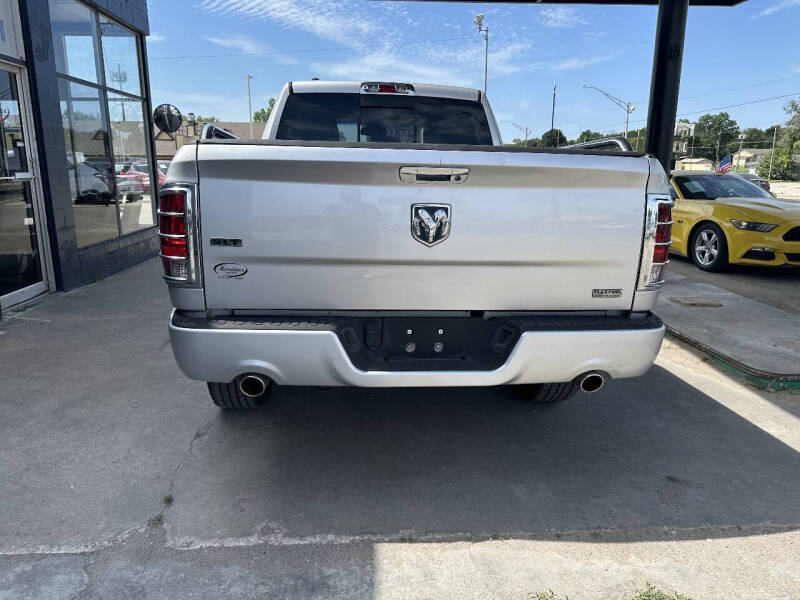 2015 RAM 1500 SLT