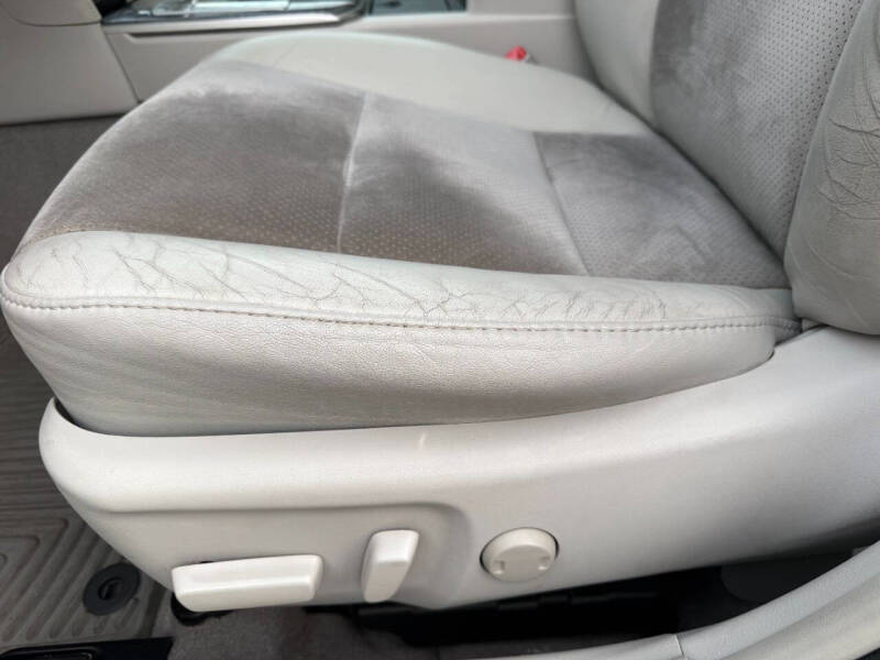 2012 Toyota Camry Hybrid XLE