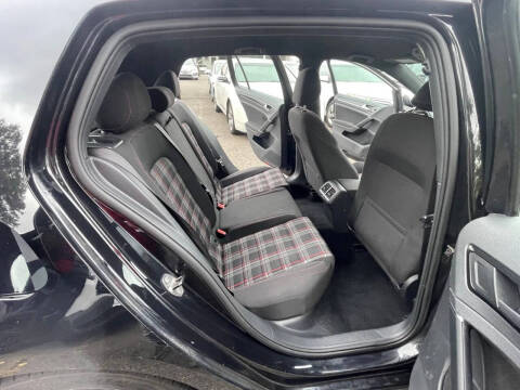 2017 Volkswagen Golf GTI S