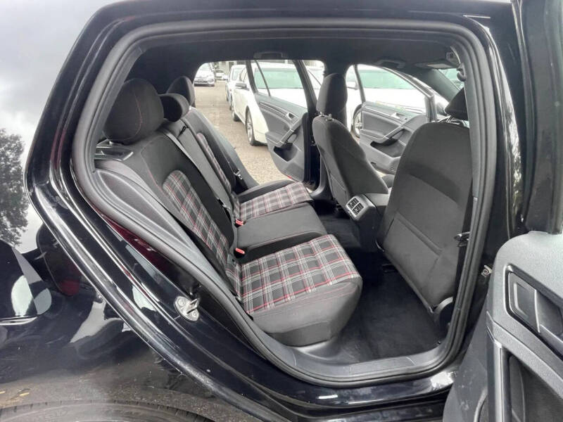 2017 Volkswagen Golf GTI S