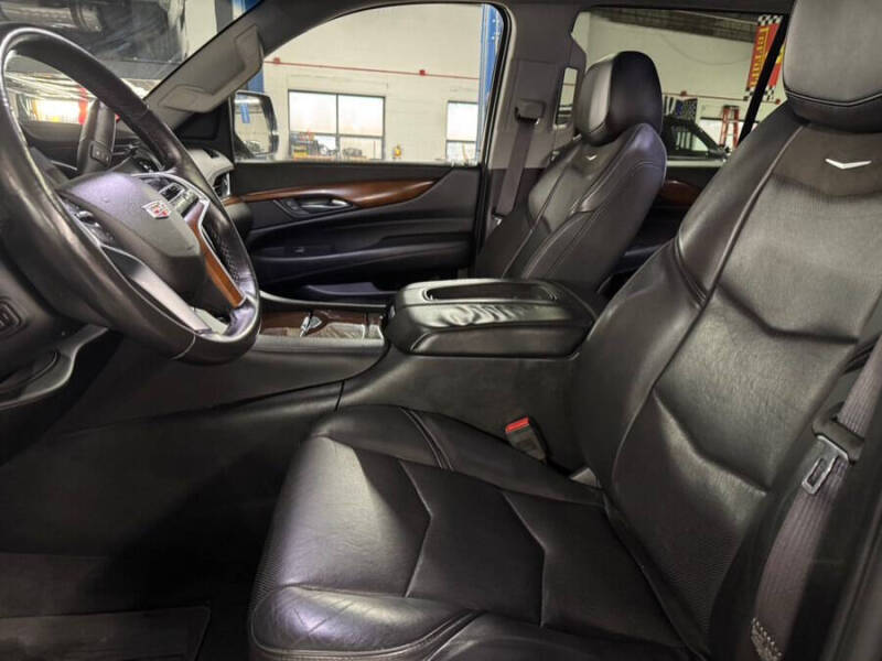 2017 Cadillac Escalade ESV Luxury