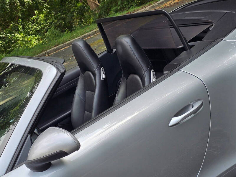 2018 Porsche 911 Carrera