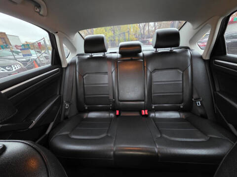 2017 Volkswagen Passat 1.8T R-Line